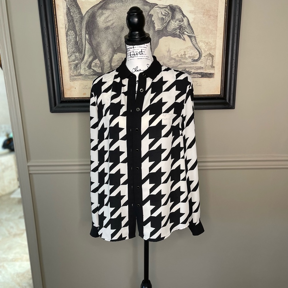 Anne Klein houndstooth button down shirt